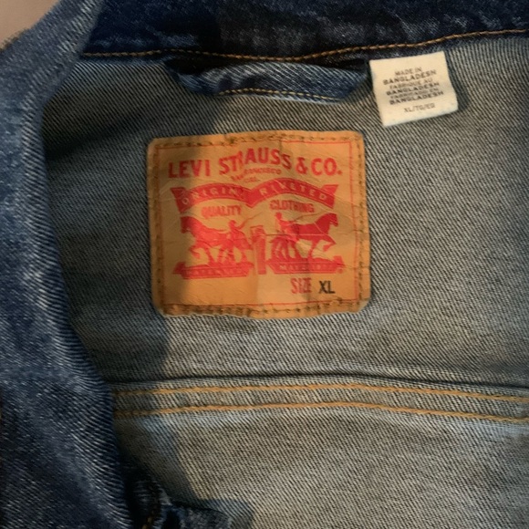 Levi’s jacket - Picture 2 of 3